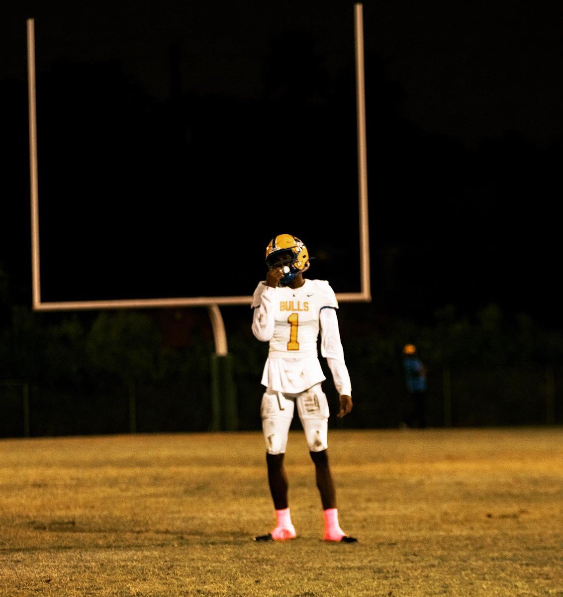 14gump_'s tweet image. hudl.com/v/2MRnnc Check Out My Regular Season Film Ft 18 TD’s @mnw_fb @TheCribSouthFLA @305Sportss @larryblustein @adamgorney @RivalsFriedman 5⭐️ Loading..