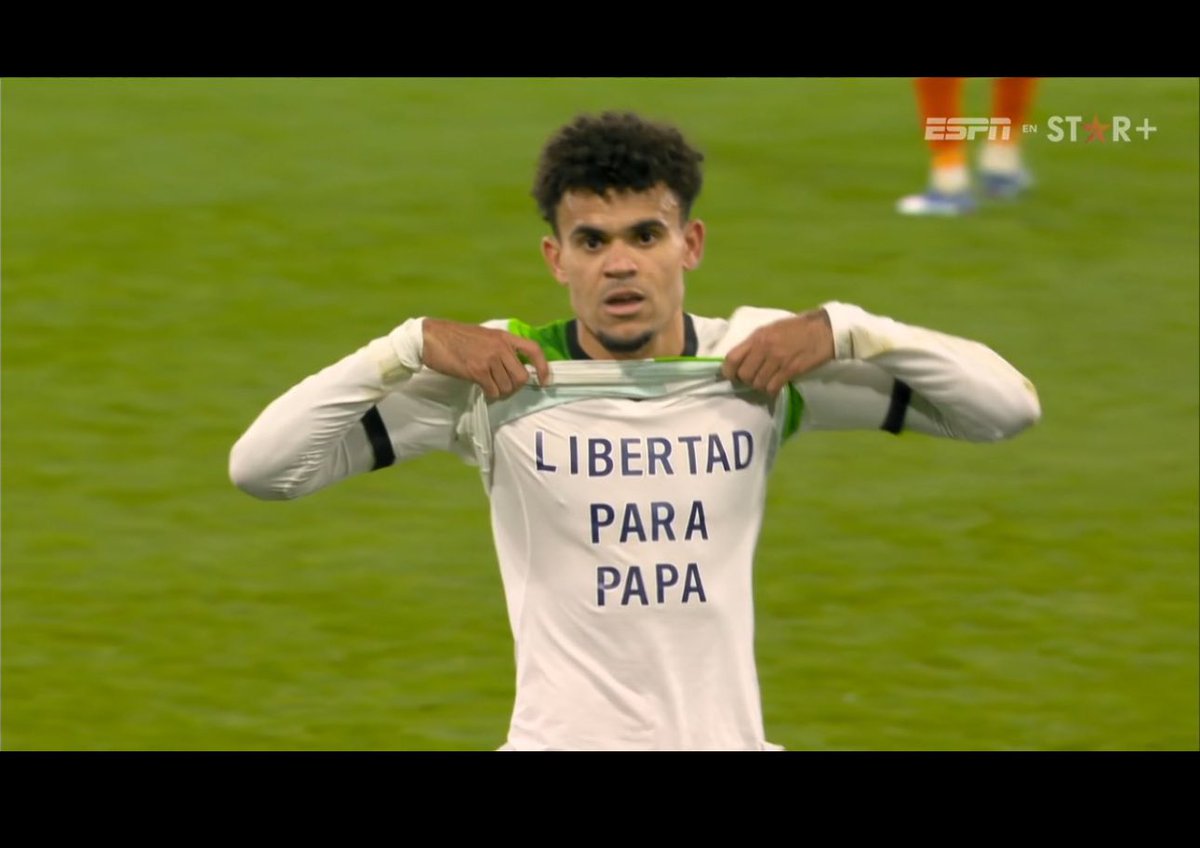 PetersRaute's tweet photo. Libertad para papá. https://t.co/nuwAuTyNuj