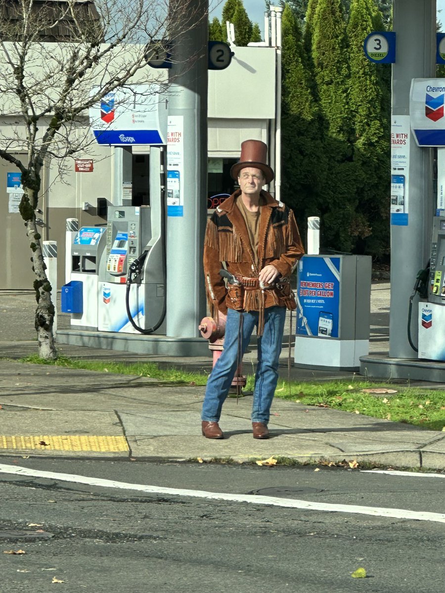 goldrushtodd's tweet photo. Leave some 2A ladies for the rest of us !! #sandyoregon #2A https://t.co/X4h2bM6fDU