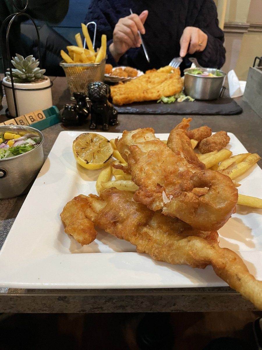 ArRobbo71's tweet photo. Visit to our less affluent friends.
Outstanding food and service again.
Kitchin Cobbies #tayport
@JasonRo63rts0n that better bud??!!!
#fiorucci #saucony #albam #NBU on manoeuvres… https://t.co/WamLaVrvkt