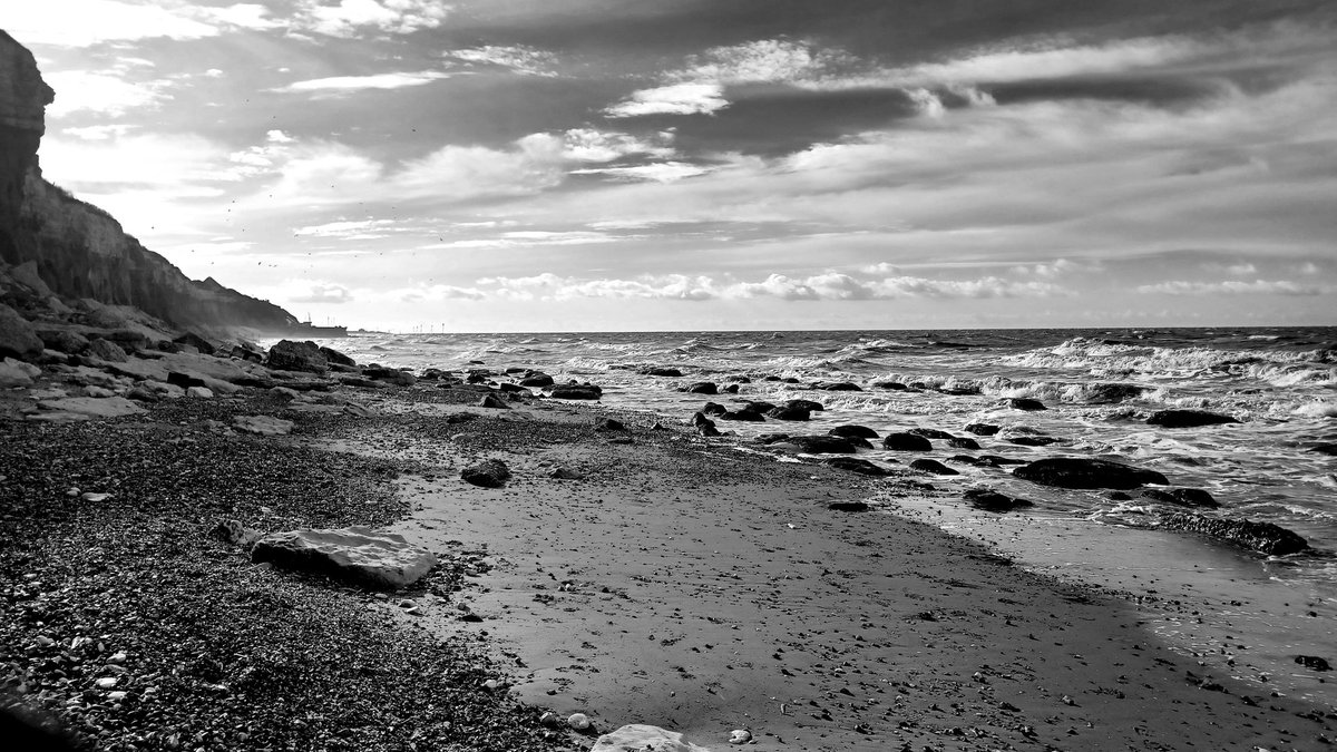 b3703742's tweet photo. Hunstanton beach. #seaside  #beach #Hunstanton  #sunnyhunny #weekend #walking #coastal #Coast https://t.co/loAPn6tbXU