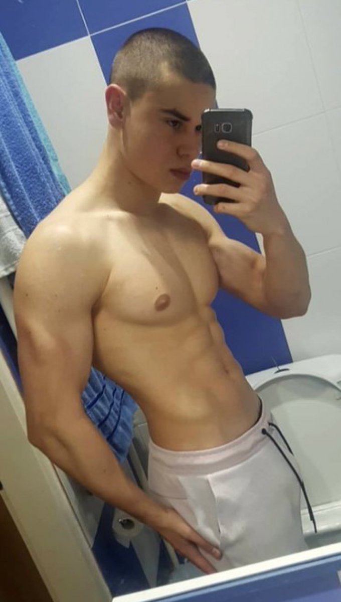 sstefff69's tweet photo. A imamo i njegove fotke i snimke 😊 https://t.co/AKW4xfP4vq