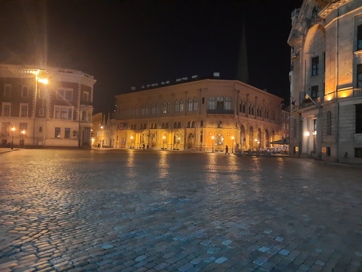 arturciks2222's tweet image. Vai tik tukša Vecrīga svētdienas vakaros ir bijusi arī agrāk? #rigaoldtown