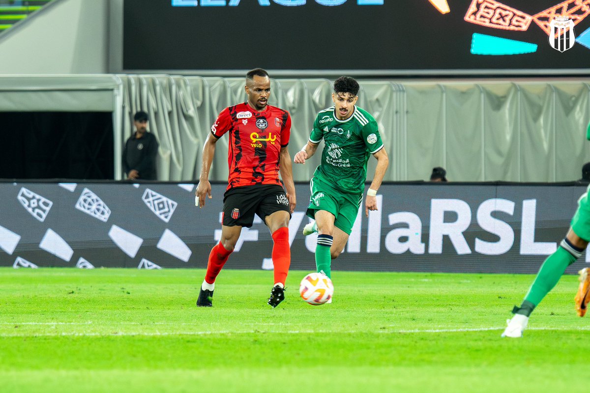AlRiyadhFC's tweet photo. 📸  لقطات من شوط المباراة الأول 

#الأهلي_الرياض | #دوري_روشن_السعودي https://t.co/BT5gallguW