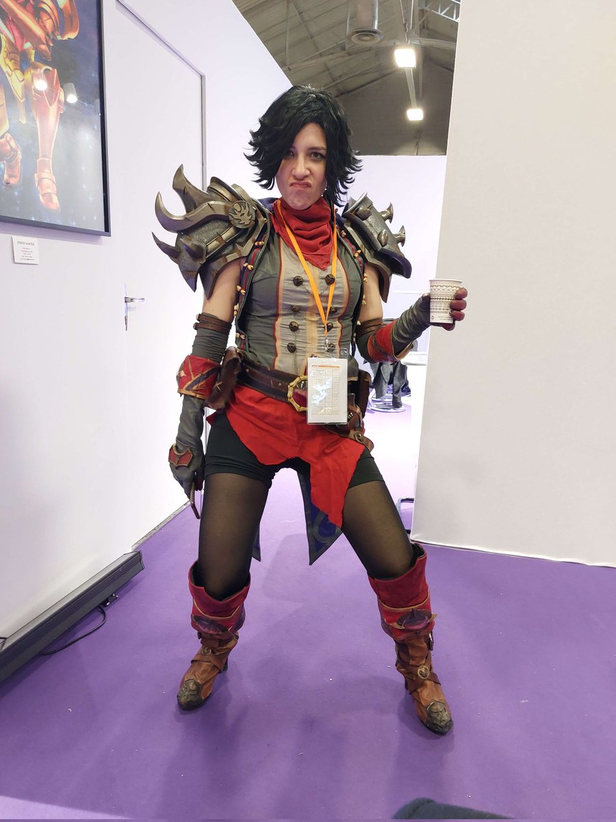 PGW finie, je suis sur les rotules !

Semaine chargée entre les ateliers / masterclass cosplay pour la @LigueCosplay et <a href="/imagincon/">Imagin'Con</a> et la soirée Blizzcon

Heureuse d'avoir pu rencontrer beaucoup d'entre vous, merci d'être passés faire un coucou 🤗

Rdv mardi 11h sur Twitch 💜