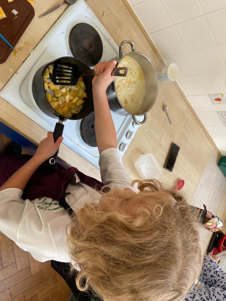 StPetersFarnham's tweet image. Harvested from school garden,prepped and eaten! Delicious!  @RHSSchools @Artsmarkaward @SOLDoutdoors #growyourown #creativecurriculum #goodfood #handsonlearning