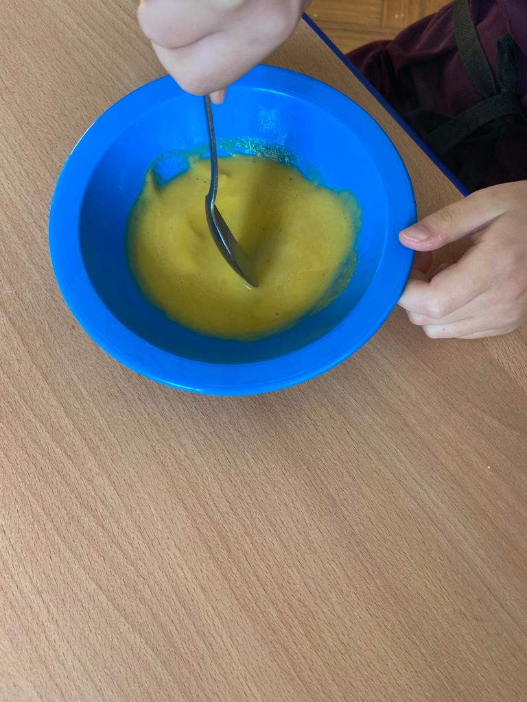 StPetersFarnham's tweet image. Harvested from school garden,prepped and eaten! Delicious!  @RHSSchools @Artsmarkaward @SOLDoutdoors #growyourown #creativecurriculum #goodfood #handsonlearning