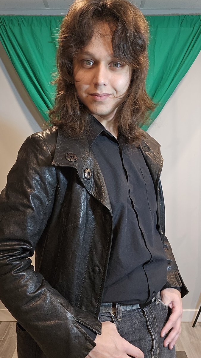 RilyBaly's tweet photo. Felt like playing dress-up today. https://t.co/cmB3uf5fgE