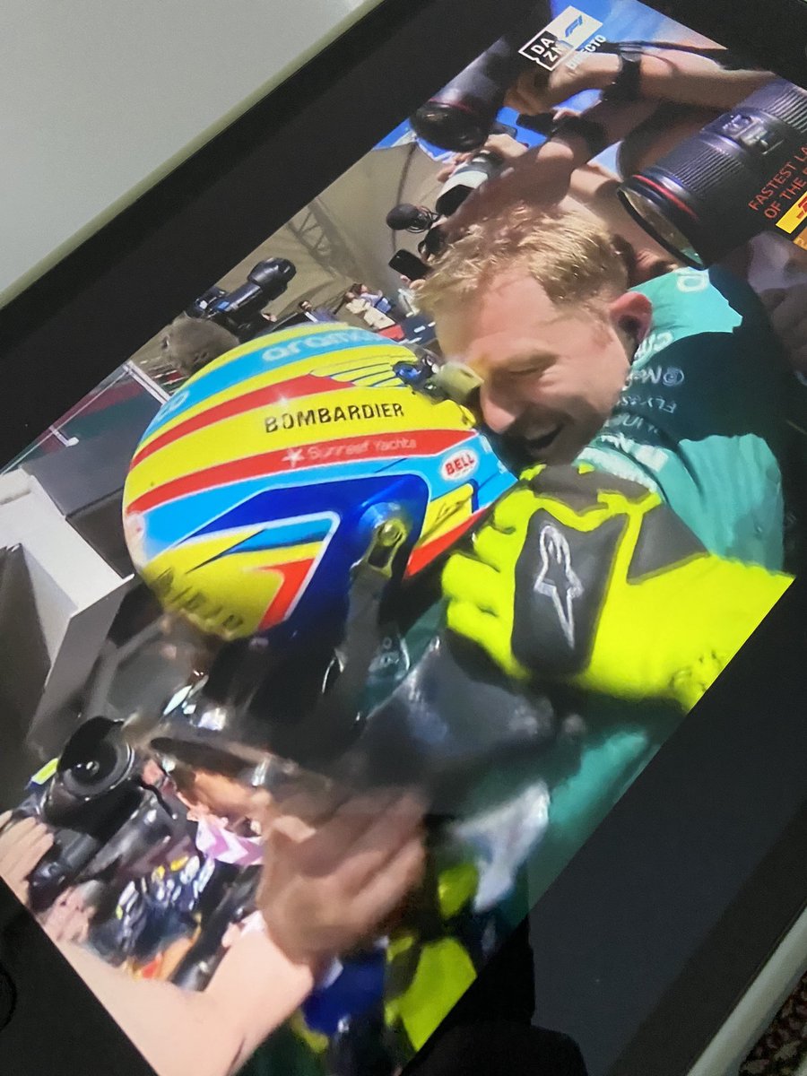 Bitacora_Motor's tweet image. DIOS MÍO DE MI VIDA LA DE SALTOS QUE HE DADO EN EL SOFÁ, DON FERNANDO ALONSO DÍAZ DE VIVAR 🐐, GOAT DE ENTRE TODOS LOS PILOTOS, GRACIAS POR DARNOS ESTA PEDAZO DE CARRERA, MIS RESPETOS POR CHECO TAMBIÉN, HA SIDO VER MAGIA ANTE MIS OJOS EN INTERLAGOS ✨

#F1 #GPBrasil #MagicAlonso