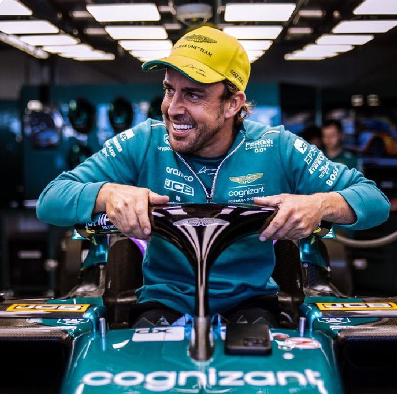 Con un Micra pintado de verde con sprays ha aguantado 15 vueltas al típico panchito chulo con su Porsche, y no solo eso… le adelantan al final y todavía como no había hecho semejante padreada… va y le adelanta por fuera. DON FERNANDO ALONSO DIAZ.