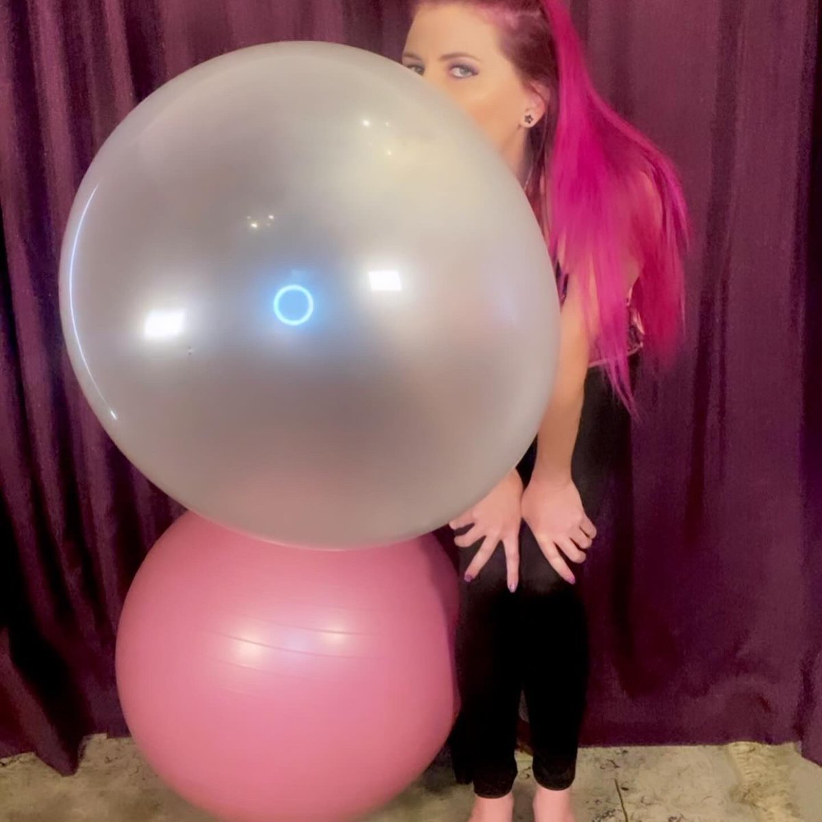 Wanna watch my latest #bubblegumvideo yoga ball bubbles… some bubbles bigger than the yoga ball. Lots of breathing #bubbleblowing in this marathon for #megabubbles #bigbubbleclub #bubblegumfun #bubblegummodel #bubblegumfetish #bubblefetish #bubblegumartist #bubblegumgirl