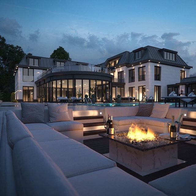HOUSEPORN___'s tweet photo. Dream mansion. https://t.co/bt3vD8lZaf