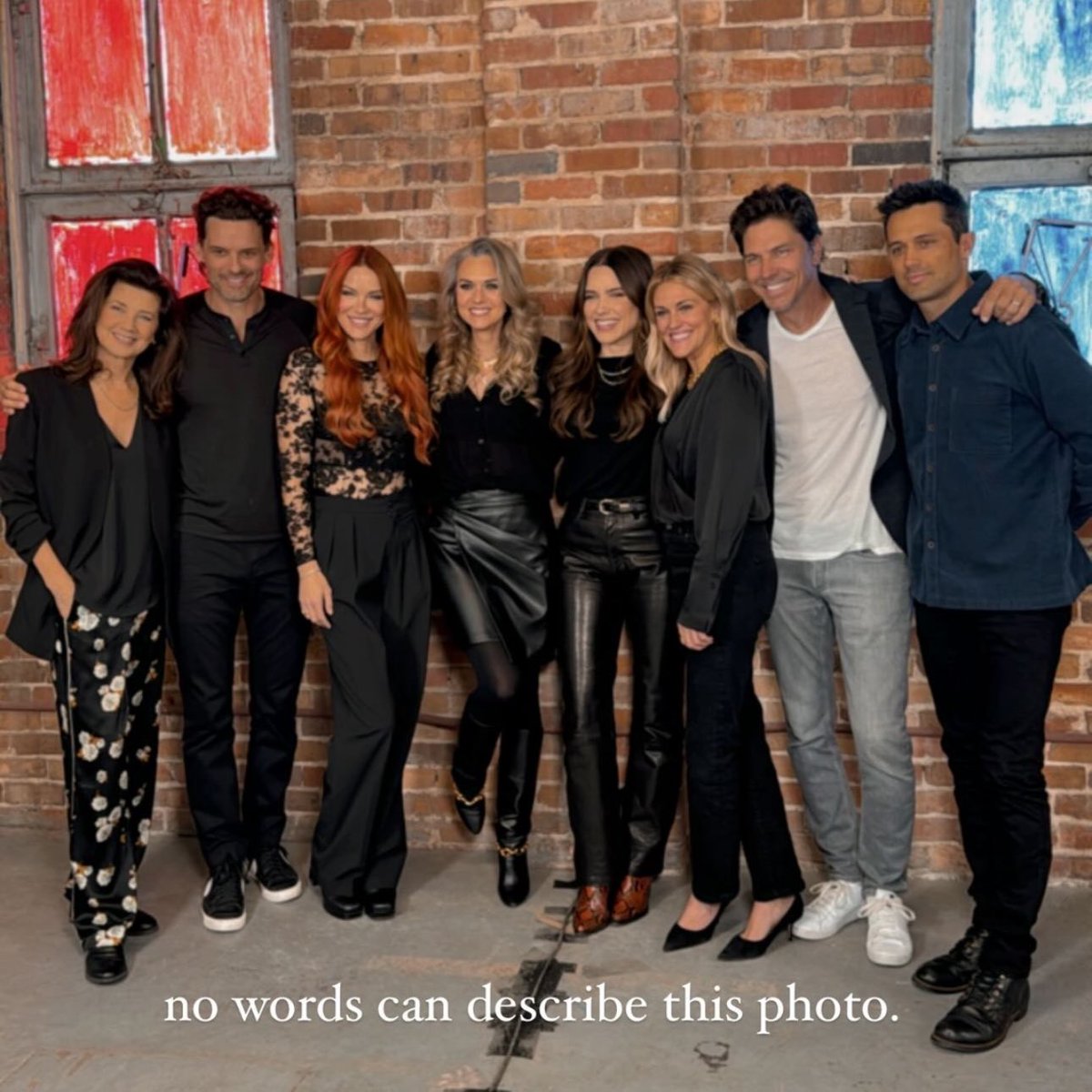laulasworlds's tweet photo. Me dying over all the OTH reunion photo we got these past hours - a Thread… 🙉🤩😍🥹
#OTH #OneTreeHill #OTHFamily https://t.co/Nee8oNmAtr