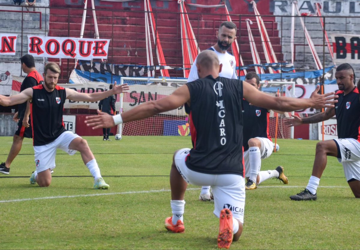 ¡Movimientos pre-competitivos!

Desde las 16.30, #Guaraní recibe a @nacional_puerto_piray en su debut en el #RegionalAmateur 
.
.
#VamosFranja⚪🔴⚪ 
#IlusiónGuaraní 
#SomosMisiones