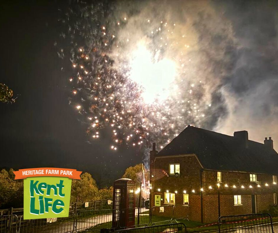 🎆✨ A sky full of fireworks and hearts full of gratitude! Thank you all for joining us tonight and making it a truly unforgettable evening. 🙌💖 #FireworksFrenzy #GratefulHearts #MemorableMoments