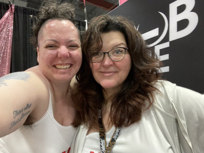 If you are a male talent at exxxotica rn that hopes to work with @BBWAdventures in the future, today