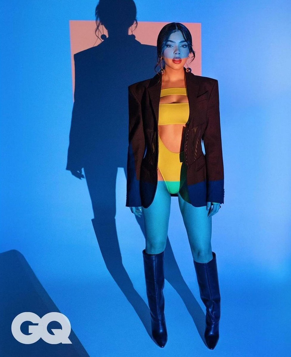 porktendencia's tweet photo. ‘Kenia Os’:
Porque hace historia como la artista en ganar 2 veces consecutivas el premio de MTV Europe Music Awards (#MTVEMA) en la categoría Mejor Artista Norte. https://t.co/oPDtvSHAwn