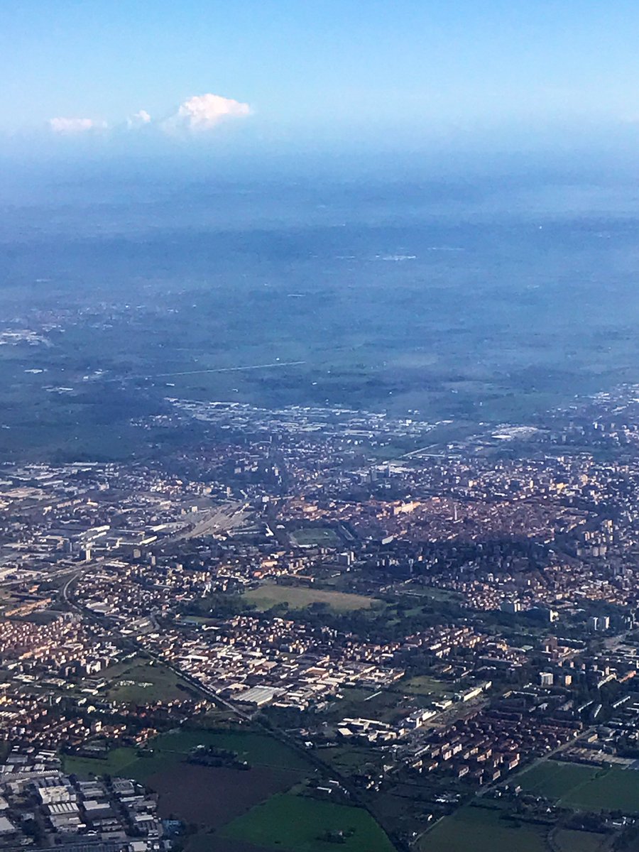 Impossibile non riconoscerla anche a questa altezza #Ghirlandina 💖 #Modena