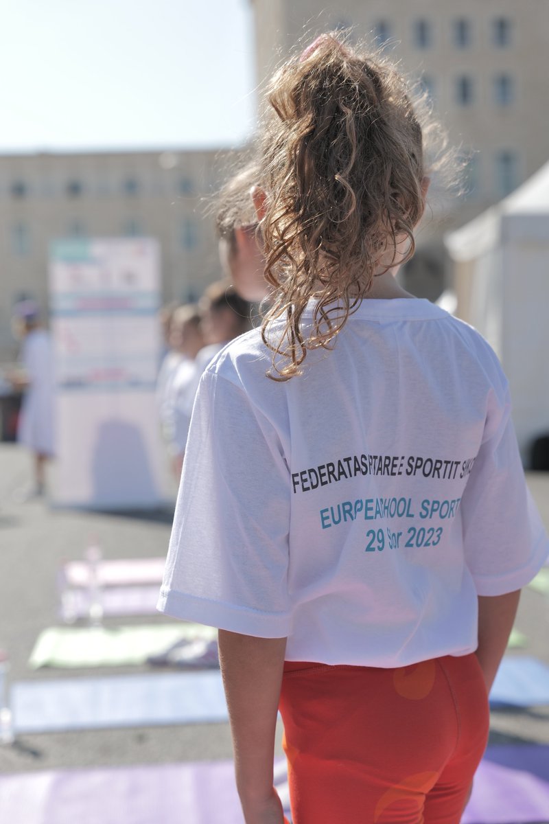 SportAlbanian's tweet photo. Dita Evropiane e Sportit Shkollor 2023 🧘
#essd2023 @essd_cz #essd2023 #EUPEA #beactive #withoutwaste #vetëmpërpara #shëndetpërtëgjithë #sportpertegjithe #javaevropianesportit #nowwemove @GManastirliu @bg_beactive @bashkiatirane @femijet_e_tiranes @lovetiranayoga @ujiqafshtama https://t.co/em2sofDxcl