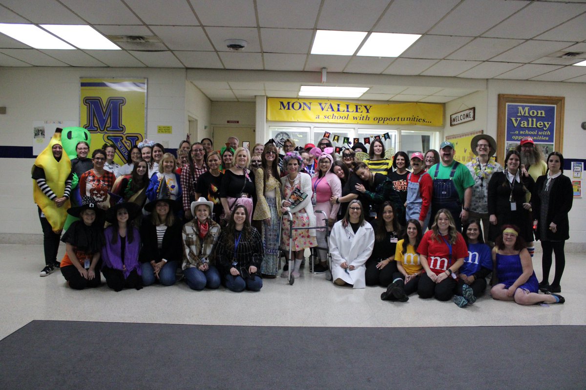 Lots and lots of dancing and fun costumes at the Fall Harvest Dance on Tuesday! @AlleghenyIU3 <a href="/AIUMonValley/">AIU Mon Valley</a> #WeAreMonValley