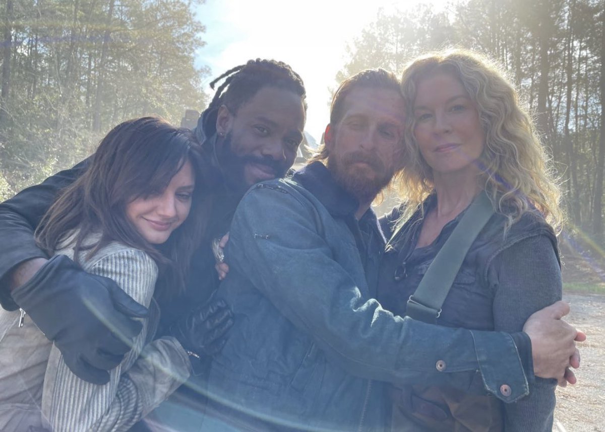 SkymiiboTWD's tweet photo. Happy #FearTWD Sunday, #TWDFamily! 🧟‍♂️ https://t.co/YfbJXFmupz