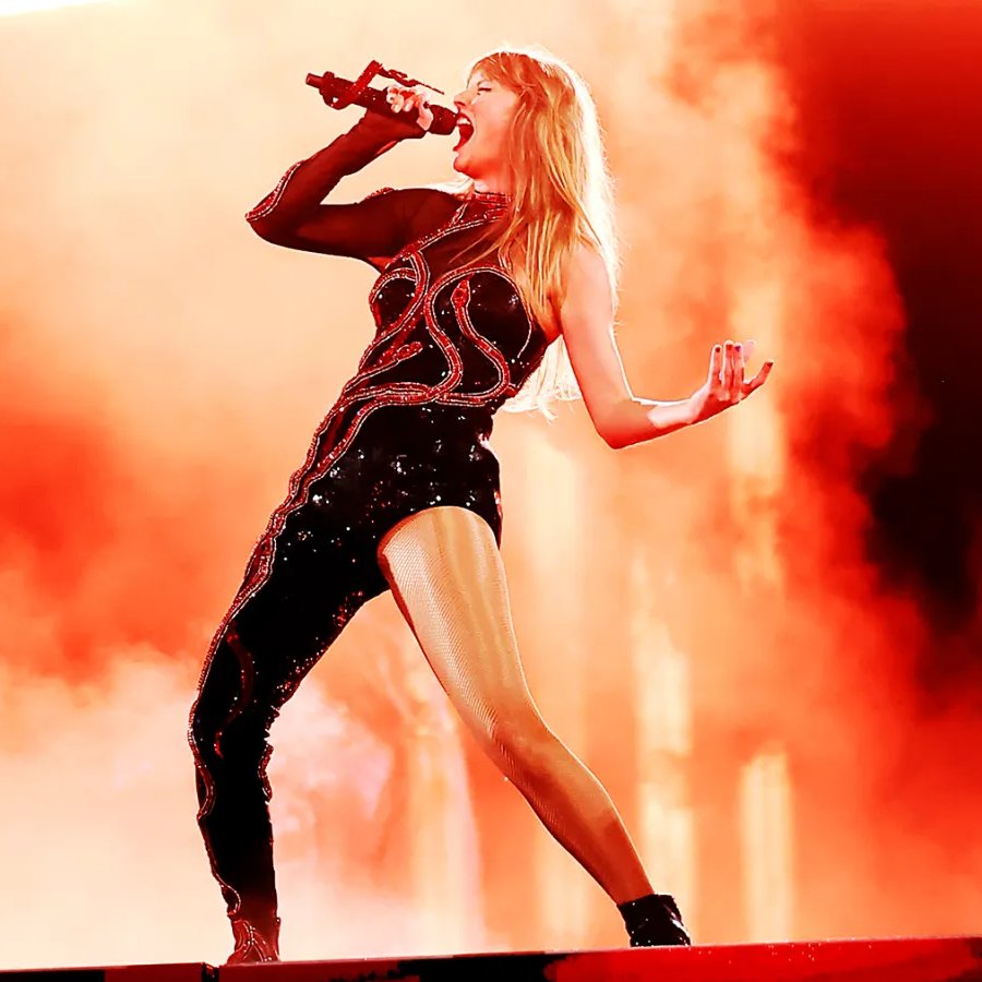 #MTVEMA Best Artist Winner: <a href="/taylorswift13/">Taylor Swift</a>