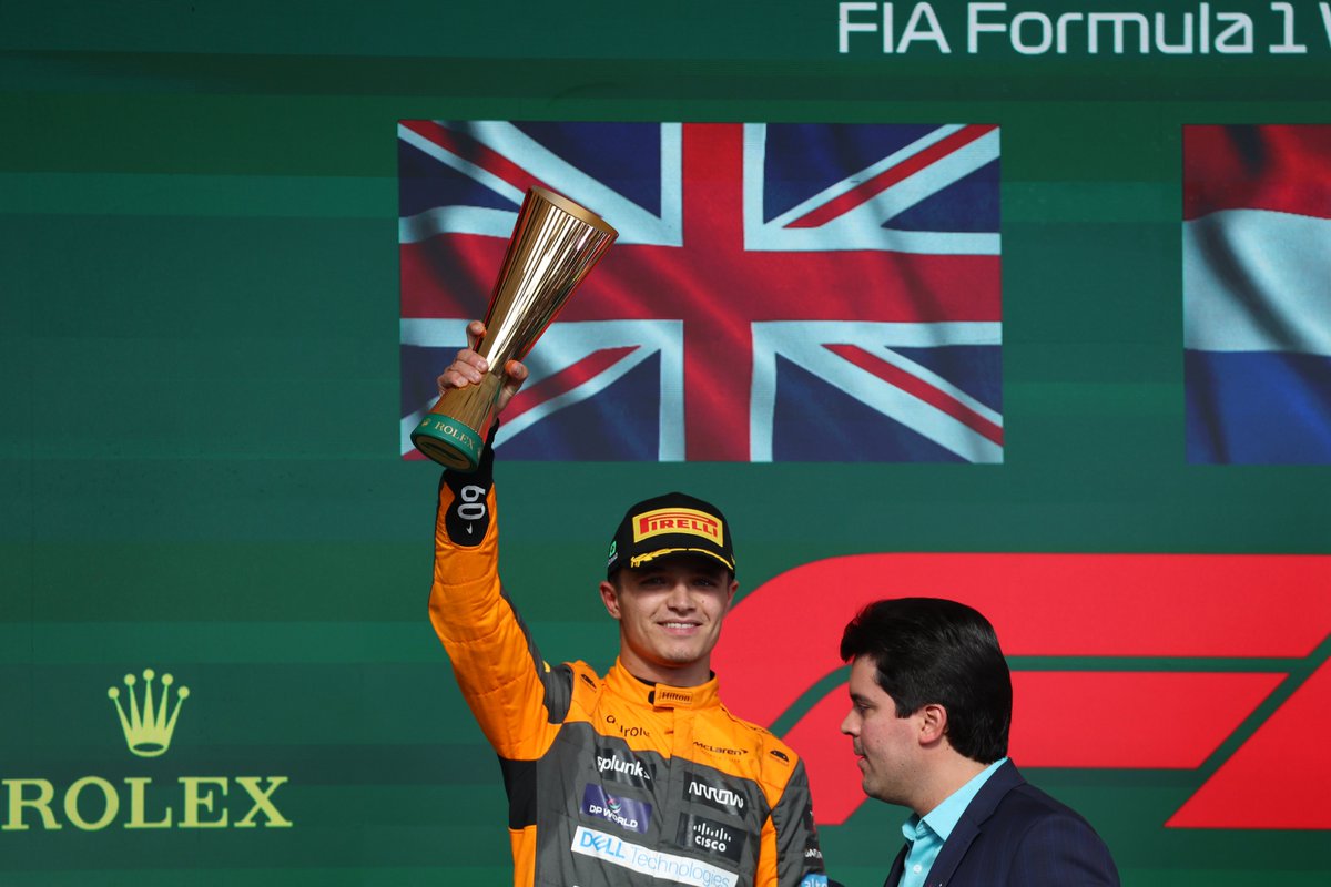 LN4's tweet photo. my man, my man. https://t.co/8ZWm72lSky