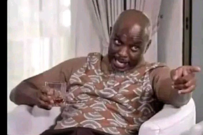 ChainzzJacques's tweet image. I am from poor background ends at 30!   After that you are the background 😂😂