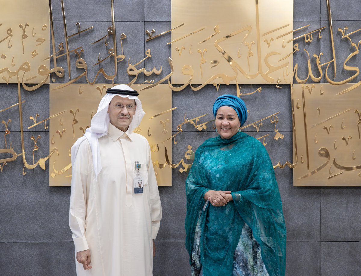 التقى سمو #وزير_الطاقة الأمير عبدالعزيز بن سلمان، معالي نائبة الأمين العام للأمم المتحدة السيدة أمينة محمد، وجرى خلال اللقاء، استعراض جهود المملكة في مجال المناخ وتحولات الطاقة.