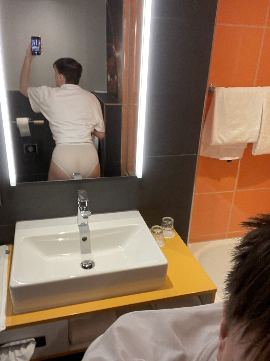 gertwink78's tweet photo. had fun in the hotel😈
#twink #gay #bottom #briefs #ass #gaygermany https://t.co/LEHLKRkBJT