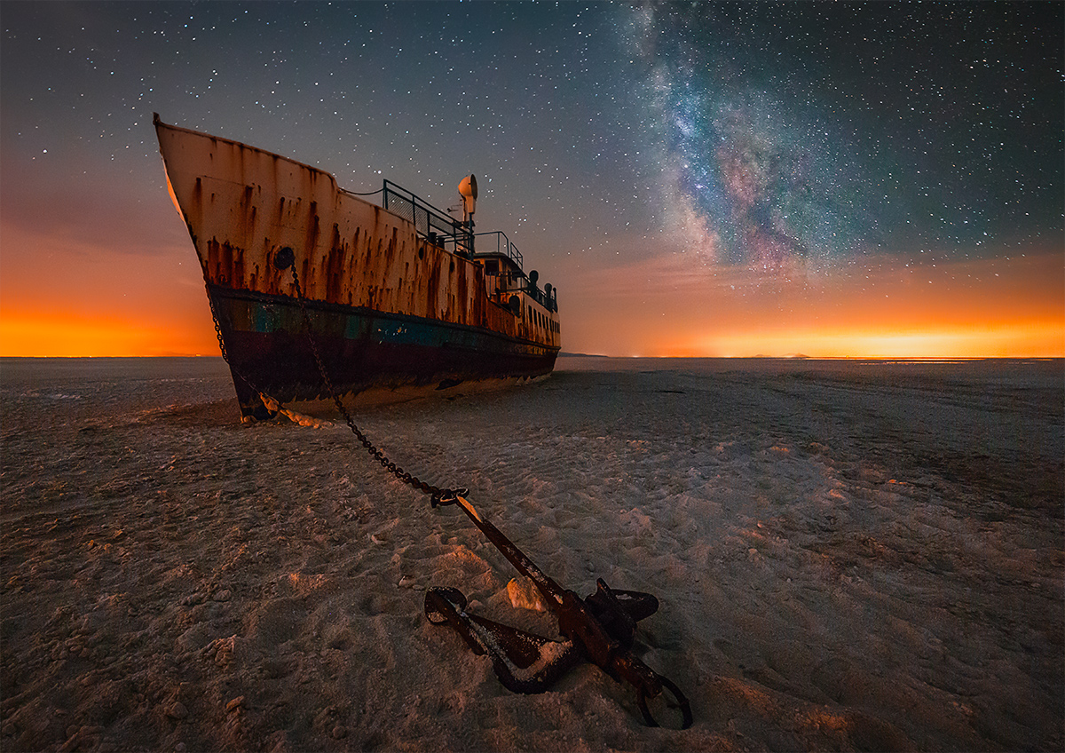 e_nikfarjam's tweet image. GN Fam
This is Lake Urmia in East Azarbaijan province of Iran, which has now dried up and turned into a salt desert after centuries.
Years ago, this ship used to transfer many passengers to several habitable islands in Lake Urmia.

◈ Price: 0.17 $ETH 
◈ foundation.app/@ehsan.nikfarj…