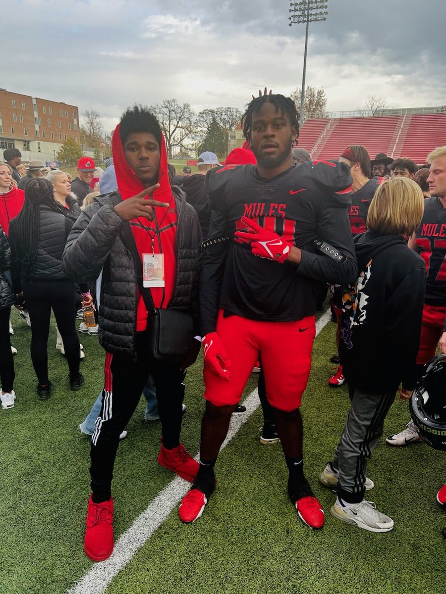 Congratulations to my guy <a href="/x6vier_/">Xavier McClendon</a> and <a href="/UCMFootballTeam/">Mules Football</a> on the win yesterday!!! Thanks for having me on campus and at the game <a href="/H_HAWK/">Hayden Hawk</a> and <a href="/JoshLamberson/">Coach Lambo</a>!!! Truly enjoyed the excitement!!! #OTown