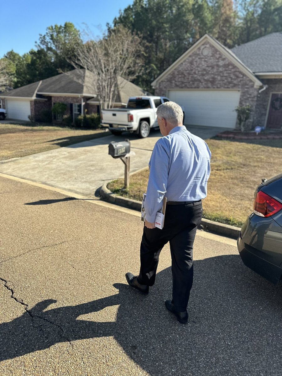 KatharineKurz's tweet image. Everybody is out knocking doors for @BrandonPresley — even Brandon. 

#MSGov
