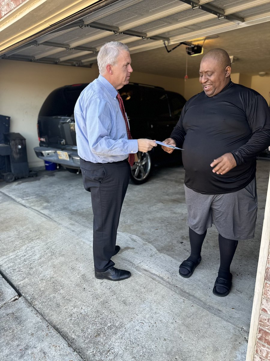 KatharineKurz's tweet image. Everybody is out knocking doors for @BrandonPresley — even Brandon. 

#MSGov