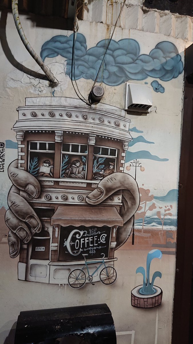 tratatango's tweet photo. #StreetArt #Vladivostok https://t.co/rkC8GYvGrX