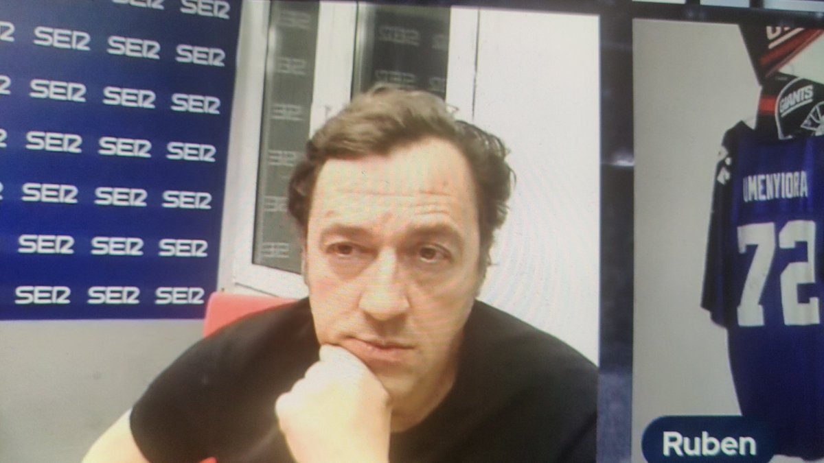 popinho7's tweet photo. @luisvjones es os ha colado Kevin Spacey en el directo de @100yardas_ 

@sagastiker @javigomezTV @pons https://t.co/1J1Fhj99UX