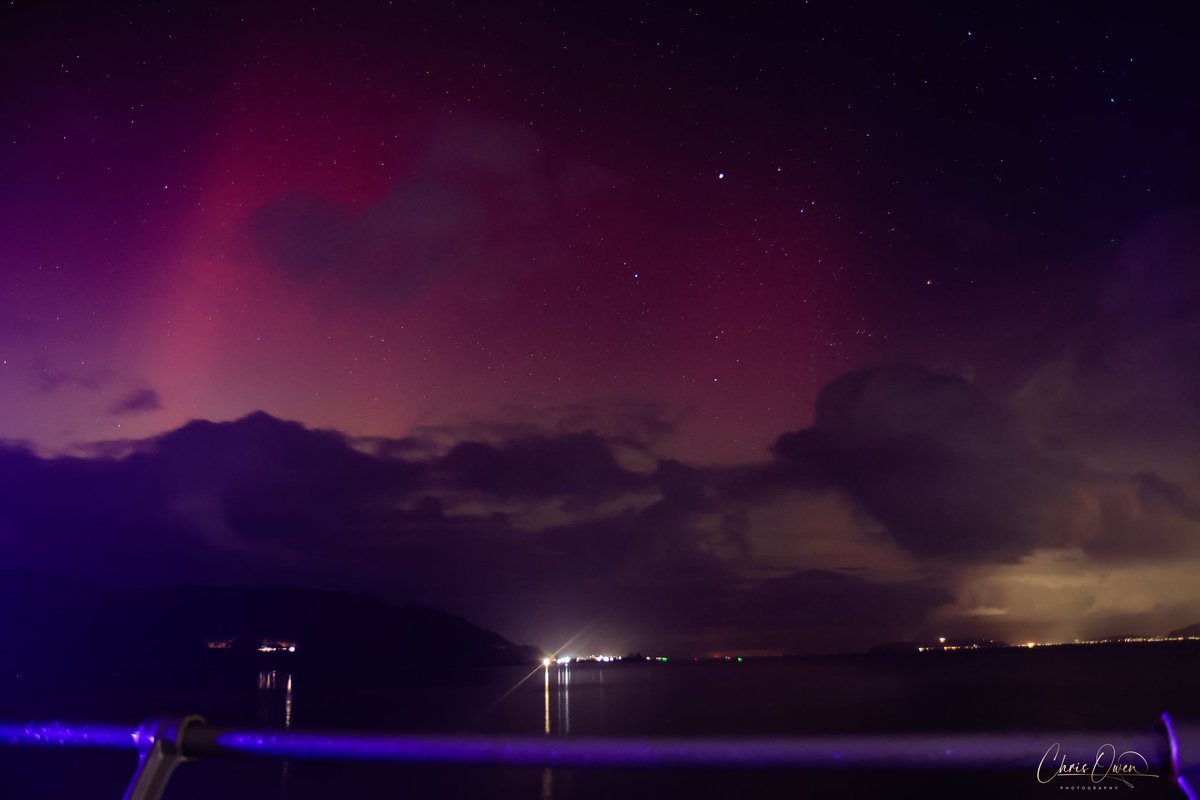 Northen lights over Bangor this evening #auroraborealis #northenlights #StormHour #thephotohour @DPhotographer @S4Ctywydd @BBCWalesNews @BangorWalesNews @northwaleslive @metoffice @bbcweather