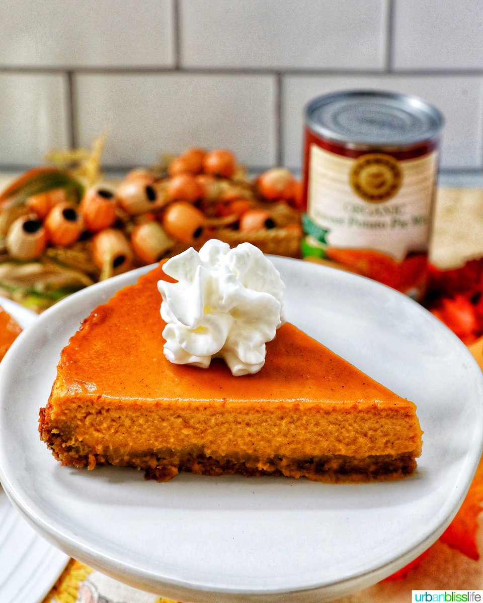 UrbanBlissLife's tweet image. One of the best fall pies! With a crunchy graham cracker crust and sweet potato pie filling, this is perfect for Thanksgiving! 

#RECIPE ➡️ urbanblisslife.com/sweet-potato-p…  #ThanksgivingFood #ThanksgivingPie #SweetPotatoPie #ThanksgivingRecipes