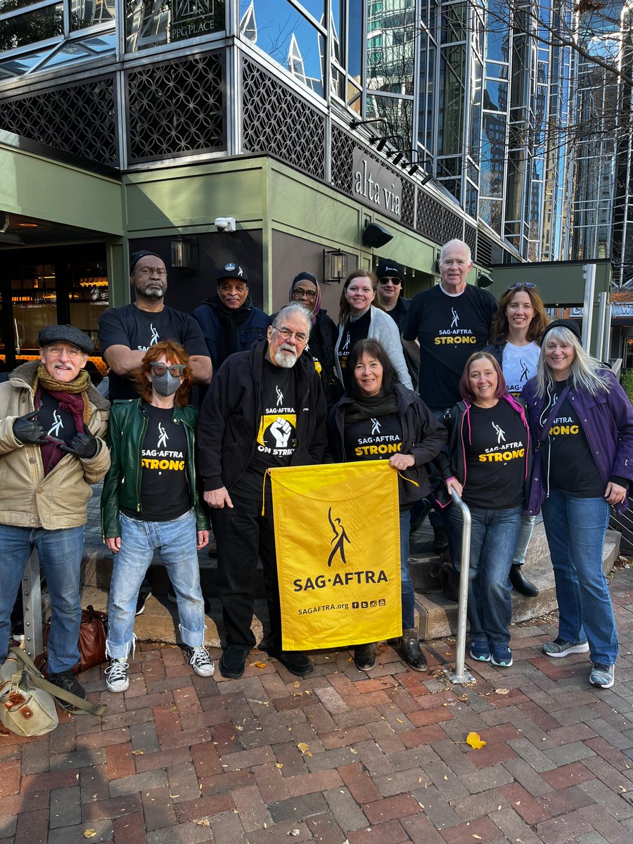🌹Our incredible Ohio-Pittsburgh Local #SagAftraMembers fight with us in this epic battle for a fair industry. Your unwavering support is the driving force behind our cause. We are #SagAftraStrong together and fighting for what we rightfully deserve. #Powe2Performers! 🌆✨