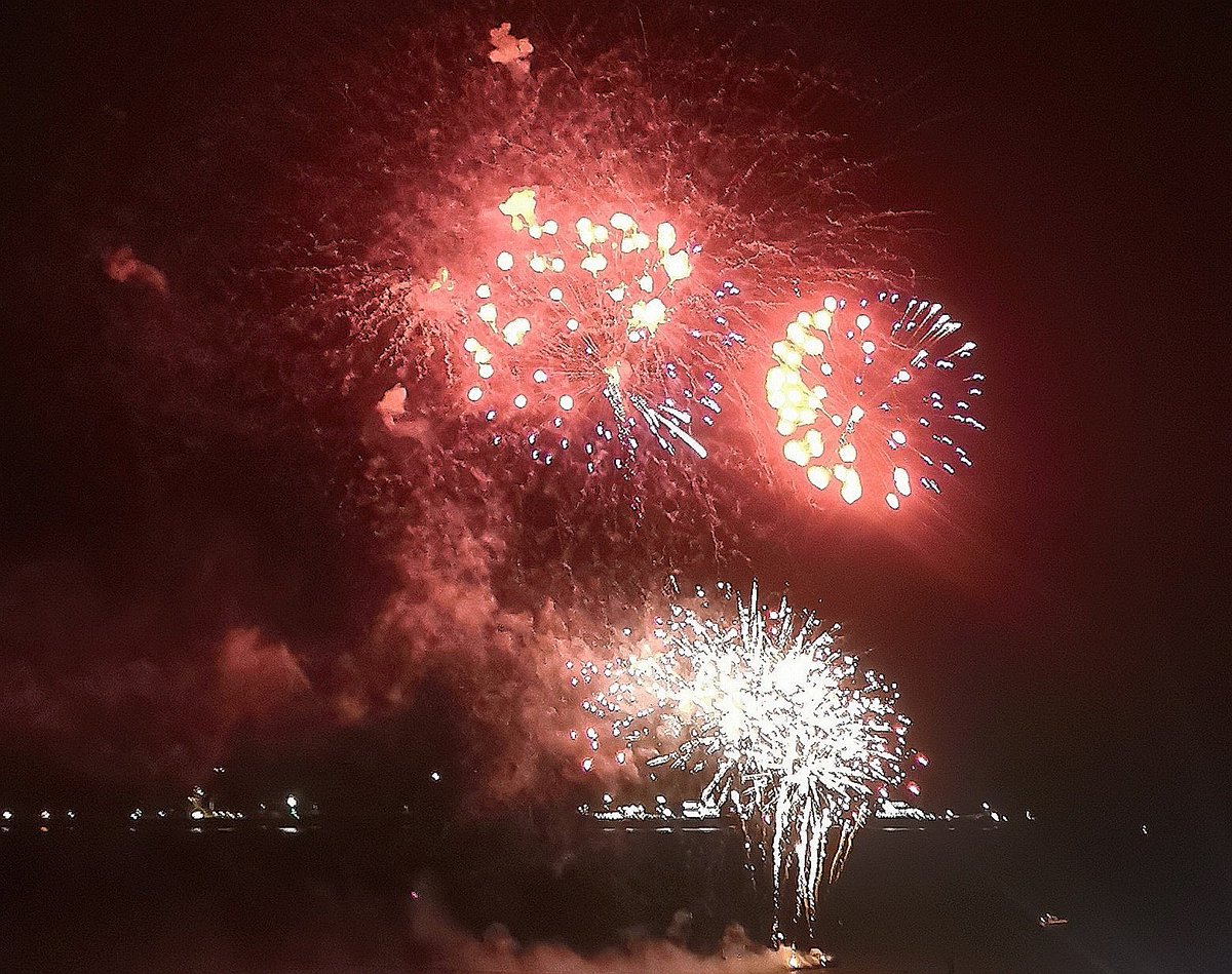 MissAWaters1's tweet image. The only fireworks that should be allowed are organised events in my opinion! 🎆