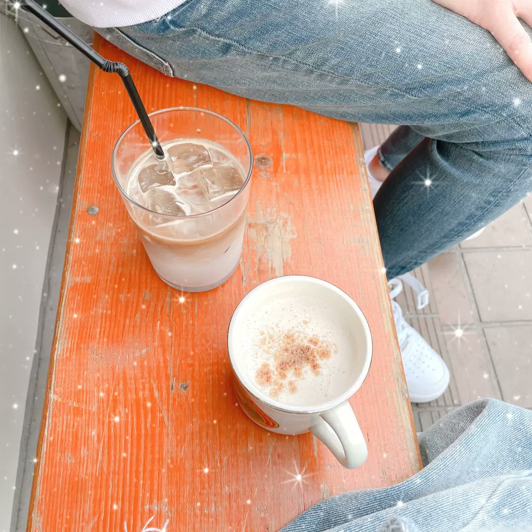 kyonka0707's tweet image. [in the MIDDLE]

自家製チャイと､ココナッツラテ､ピーナッツバターケーキがとっても美味しかった😋

15時半の時点で､お目当てのホットドッグが売り切れだったから…

次はもっと､早く行かねば🌭

膝を痛めているから､歩くのが遅くて嫌になる💀

#intheMIDDLE
#新宿御苑前カフェ
#新宿御苑

⁡