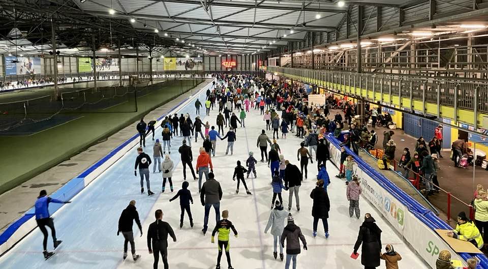 KNSB schaatsdagen in Kardinge.

Ook dit winterseizoen kunnen onze leden op vertoon van hun lidmaatschapskaart 3 keer gratis schaatsen in Sportcentrum Kardinge in Groningen.

Aanmelden voor de schaatsdagen is verplicht.
Meer informatie op onze website ijsverenigingleek.nl