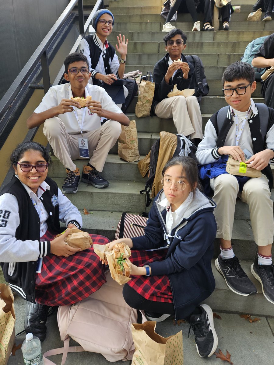 LydiaShamini's tweet image. Our seniors begin their debate, writing, and challenge while the juniors begin their Bowl! A gruelling day but the scholars always find a moment to have fun! #toc2023