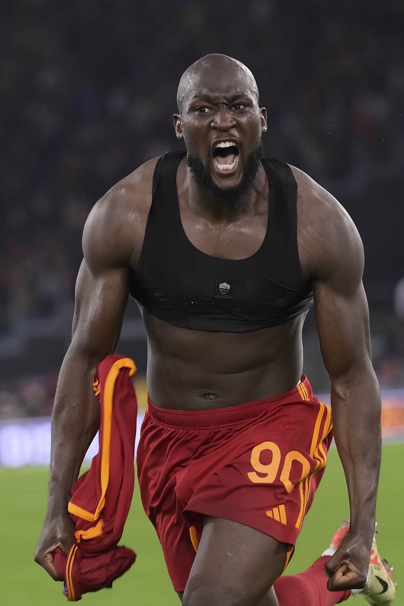 Sacchi diceva che “è molto più facile allenare i piedi che la testa”.

La sensibilità con cui Mourinho ha parlato di Lukaku fa capire la cura e l’attenzione che il mister ripone nell’aspetto psicologico.

La forza di Mou è sempre stata questa:
Capire, studiare e intervenire nella