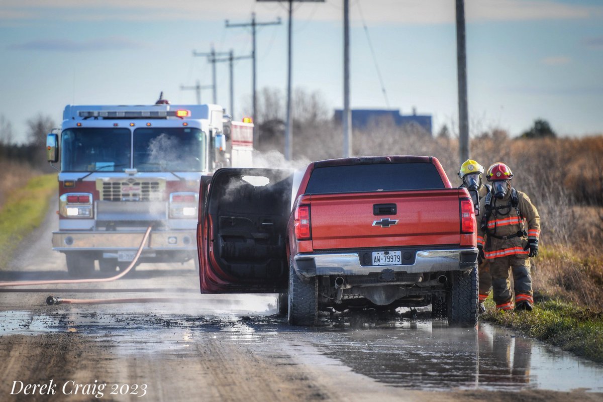 Kawartha Lakes Fire & Rescue on scene of a vehicle fire this afternoon on Post Road north of Tracey’s Hill Road. No injuries were reported as both occupants made it out safely. @KLFireRescue