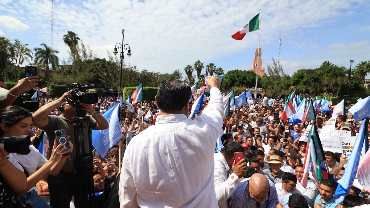 ¡<a href="/RenanBarrera/">Renán Barrera</a> ya es precandidato a gobernador por el #PANYucatán!

¡Ya estamos listos! Unidos y en equipo para seguir transformando #Yucatán🫱🏻‍🫲🏼. 

#YucatánUnSoloEquipo✨
#ElPANYucatánconRenán✌🏻