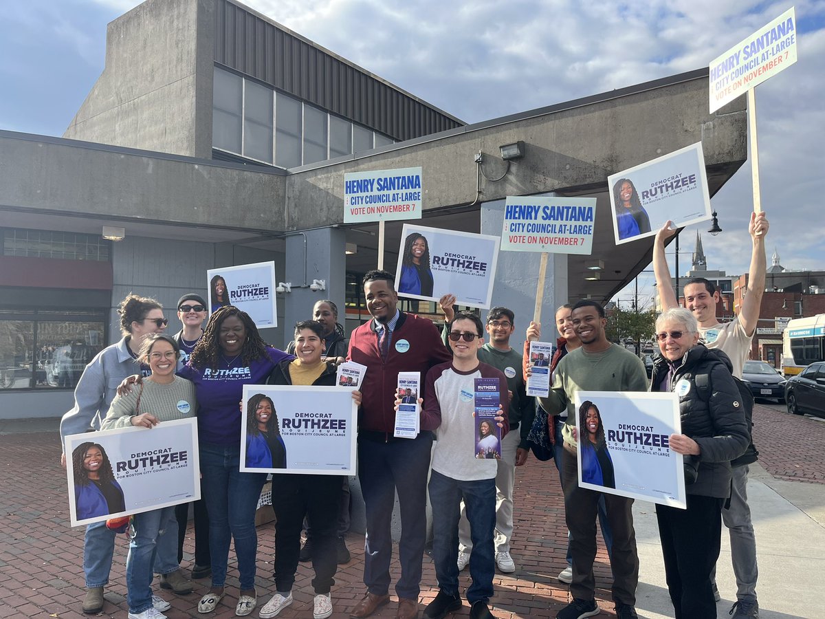 GOTVing continues!!! Only 2 days to go so we’re knocking doors in #JamaicaPlain, #MissionHill, and #Roxbury to remind voters that they have a choice to make this Tuesday! 

Let’s go Boston 💪🏾🗳️🌟