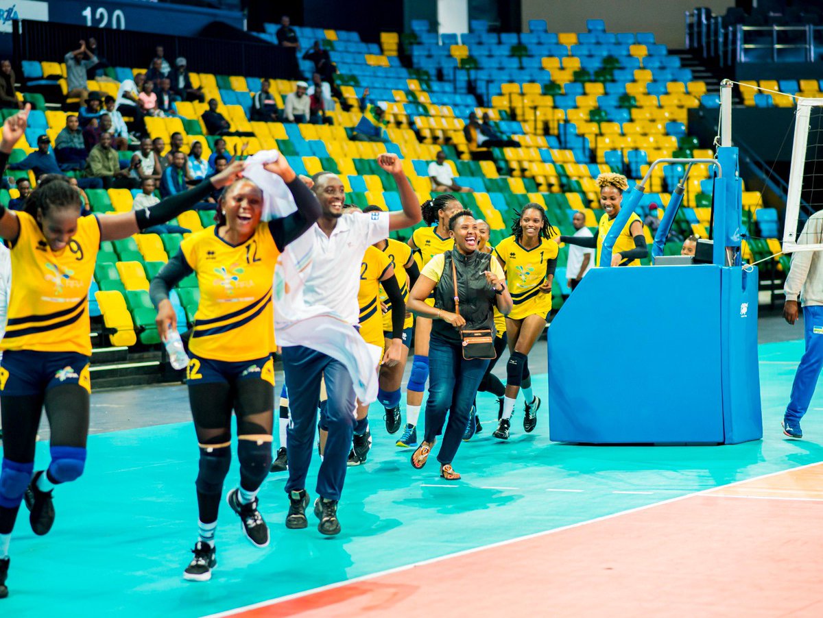 Rw_Volleyball's tweet photo. RRA crowned #FRVBSerieA_2023 champions in women category after a 3-0 sets win against their all time’s rivals APR VC in the concluded playoffs at @bkarenarw
(25-11, 25-21, 30-28)
Congratulations again Ladies. #RRAVC
#RwandaVolleyball https://t.co/WX1QNDT5Kn