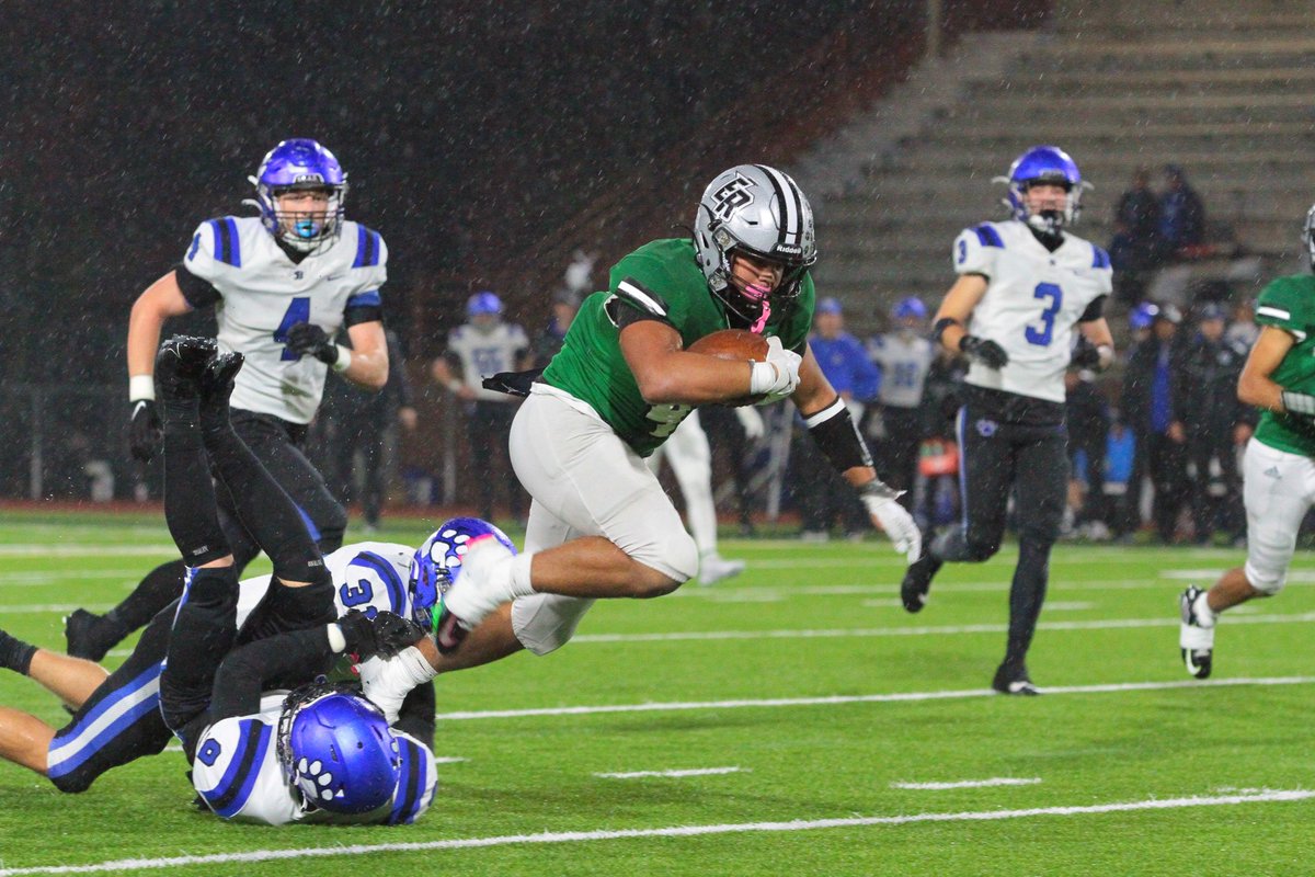 ScottStoll12's tweet photo. With a steady rain falling and clinging precariously to a six point lead, @JagNationFB came up with two timely interceptions and a late score to keep a never say die Bothell team at bay and advance in the 4A playoffs.
GO JAGS! https://t.co/tDrPAM4ViQ