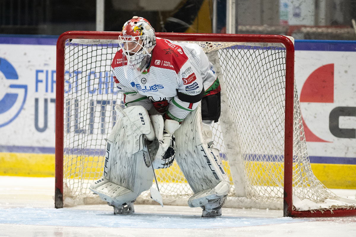 Lastly let's all show some 🙌🏻 to #1 Tyler Wall with a shutout in his first game as a 😈 
👏🏻👏🏻👏🏻 #wonderwall